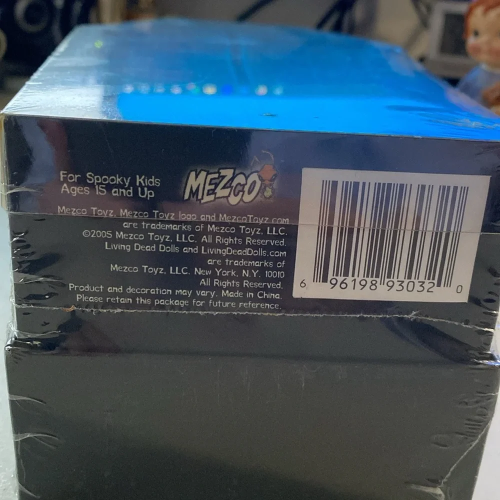 Mezco living dead